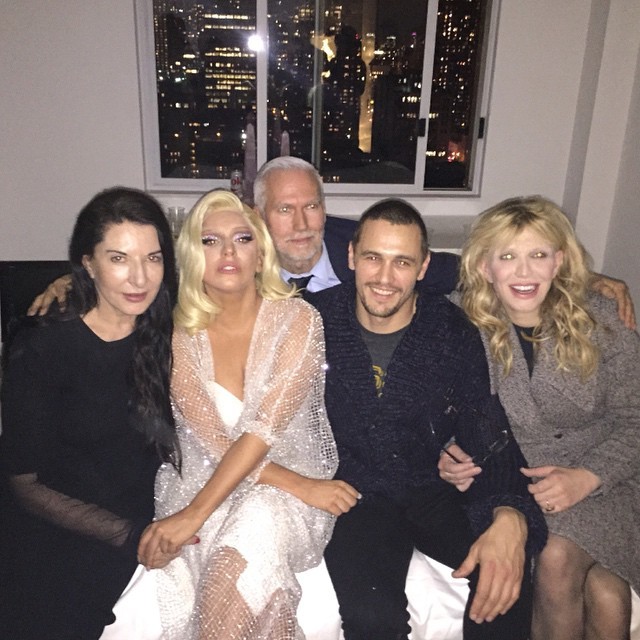  Lady Gaga passa a noite com James Franco, Marina Abramovic e Courtney Love