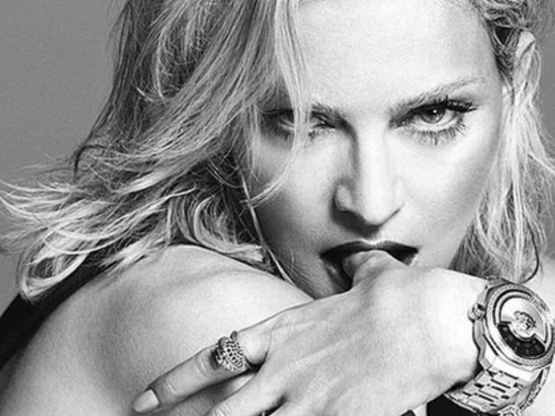 Essa é a quarta vez que Madonna é a escolhida da maison italiana. Tá bom pra você?