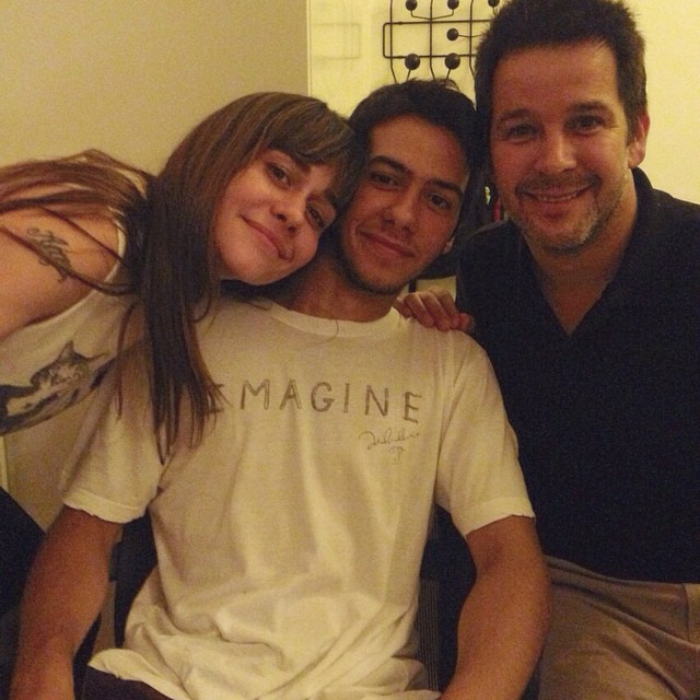 Alessandra Negrini, o filho Antonio, que acaba de completar 18 anos e o ex Murilo Benício. Tudo na boa!
