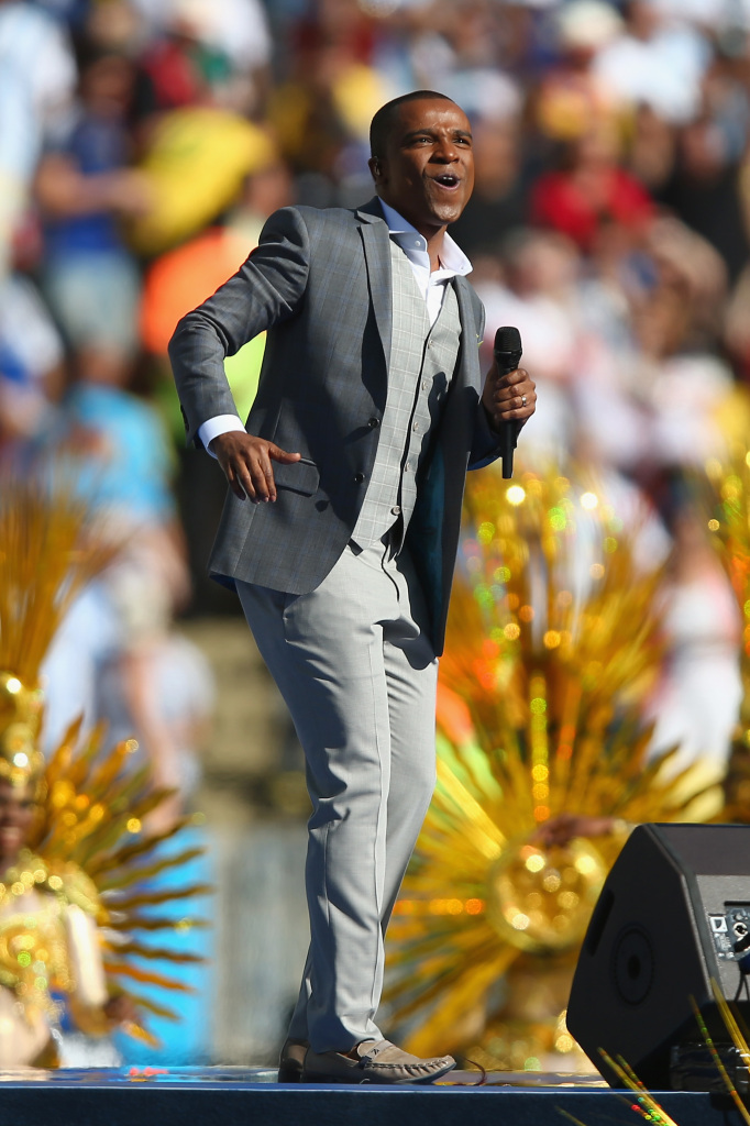 Alexandre Pires na festa de encerramento da Copa 2014