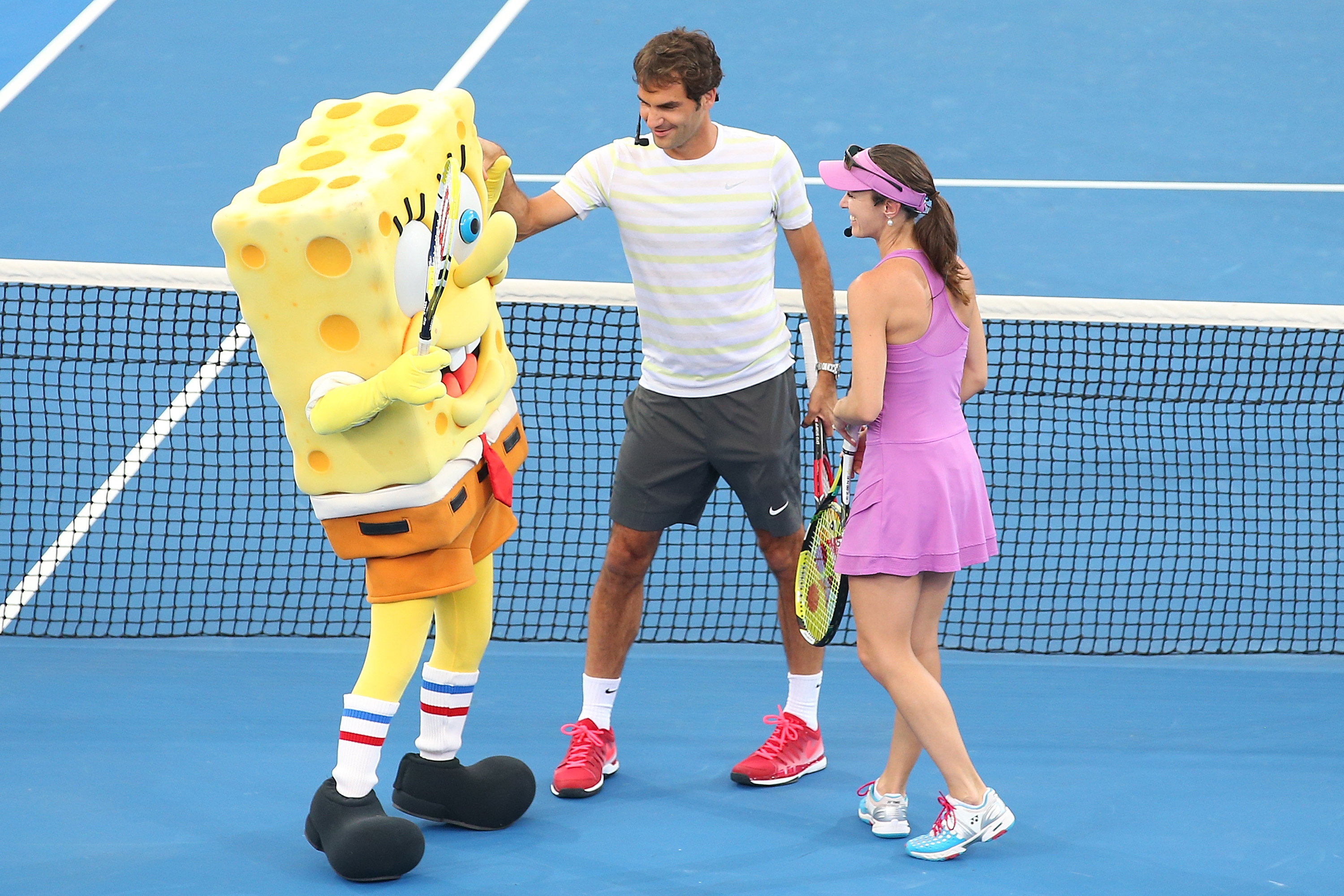 Roger Federer curte Dia das Crianças com Bob Esponja