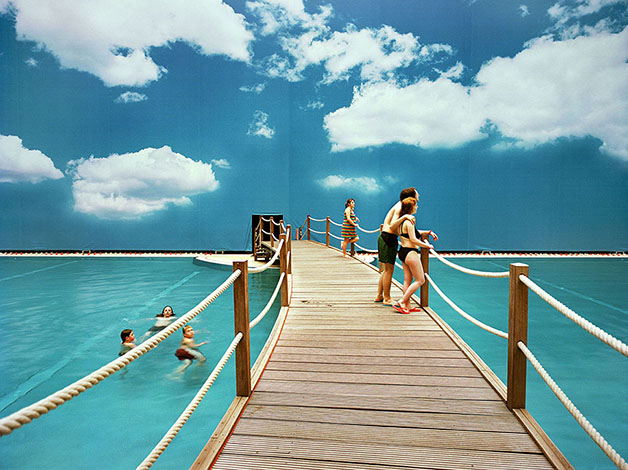 Fotógrafo usa Photoshop para criar fotos de falsas viagens de férias 