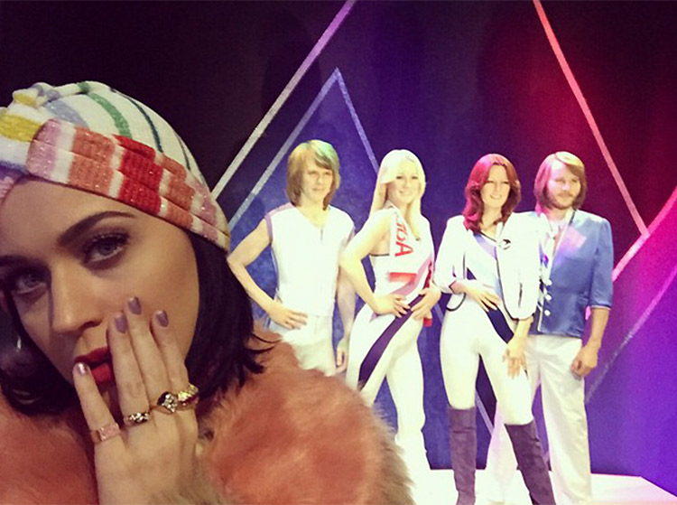 Katy Perry no museu do ABBA, na Suécia