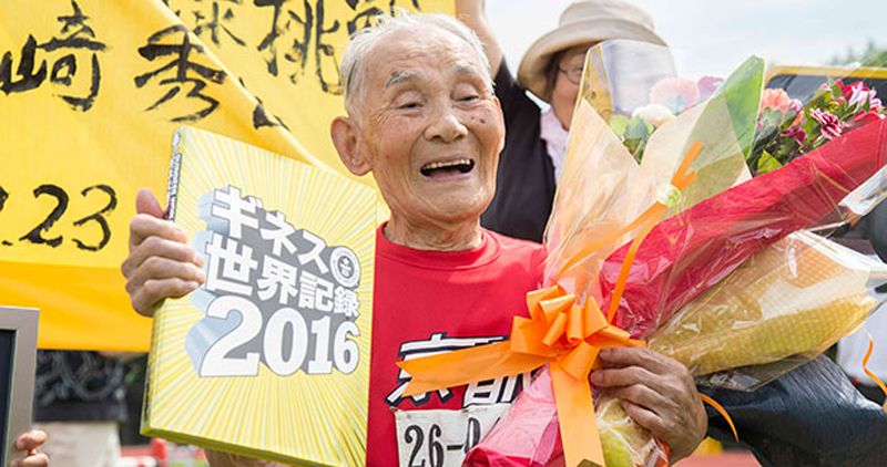 Hidekichi Miyazaki bateu recorde de velocidade no dia em que completou 105 anos