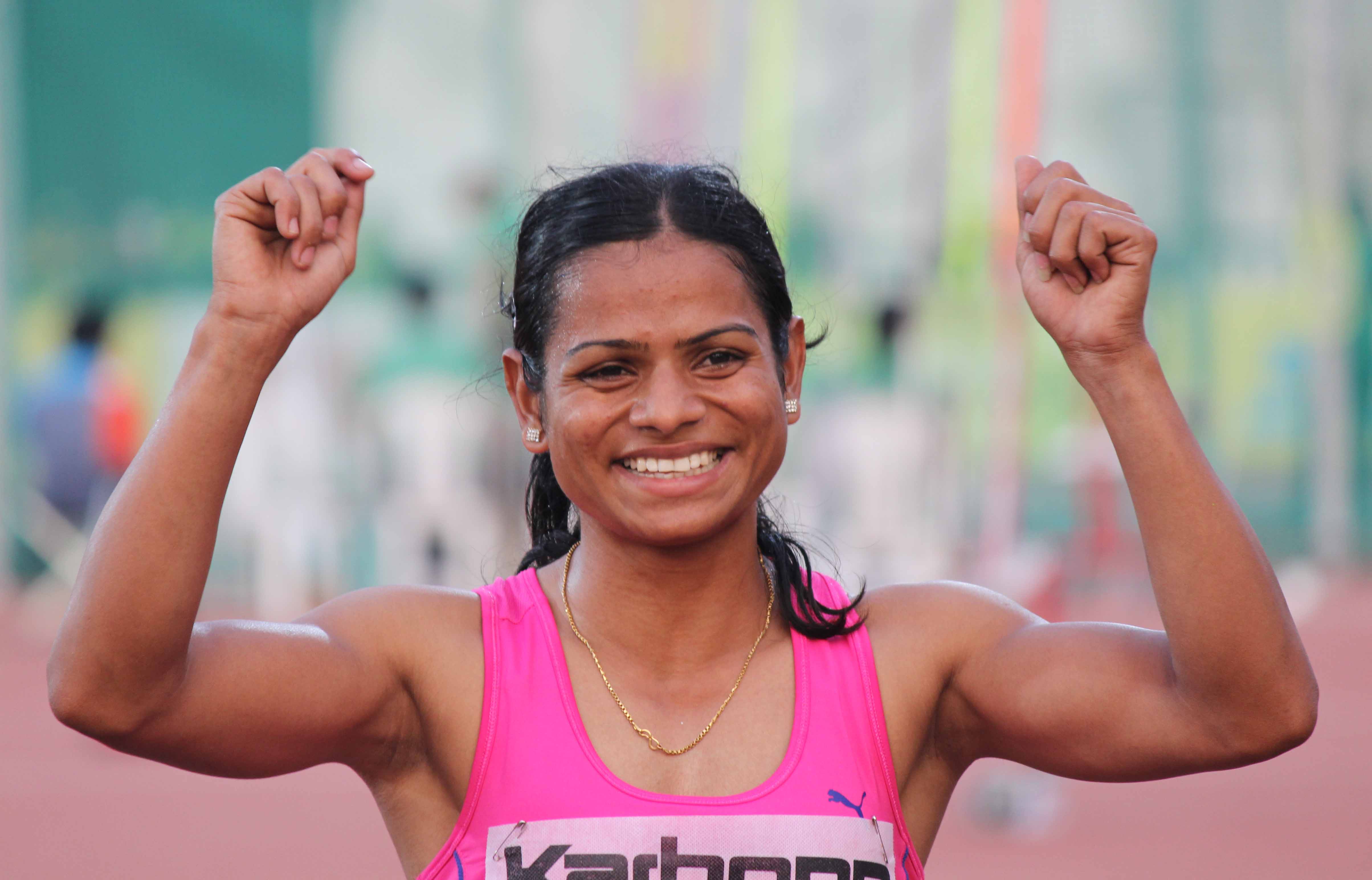 A corredora indiana foi afastada do esporte pela IAAF por produzir mais hormônio masculino que o aceitável. Ela foi aos tribunais e ganhou a causa