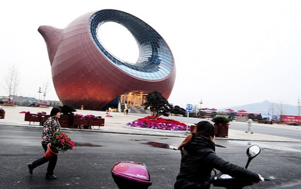 Este prédio em forma de bule fica na cidade de Wuxi, na província de Jiangsu. Foi construído para ser escritórios, mas funciona como centro de exposições