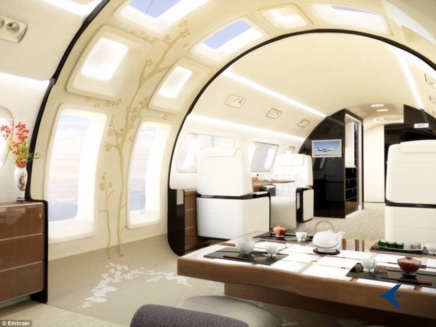 "Sua casa longe de casa", é assim que a companhia Embraer define o modelo Lineage 1000