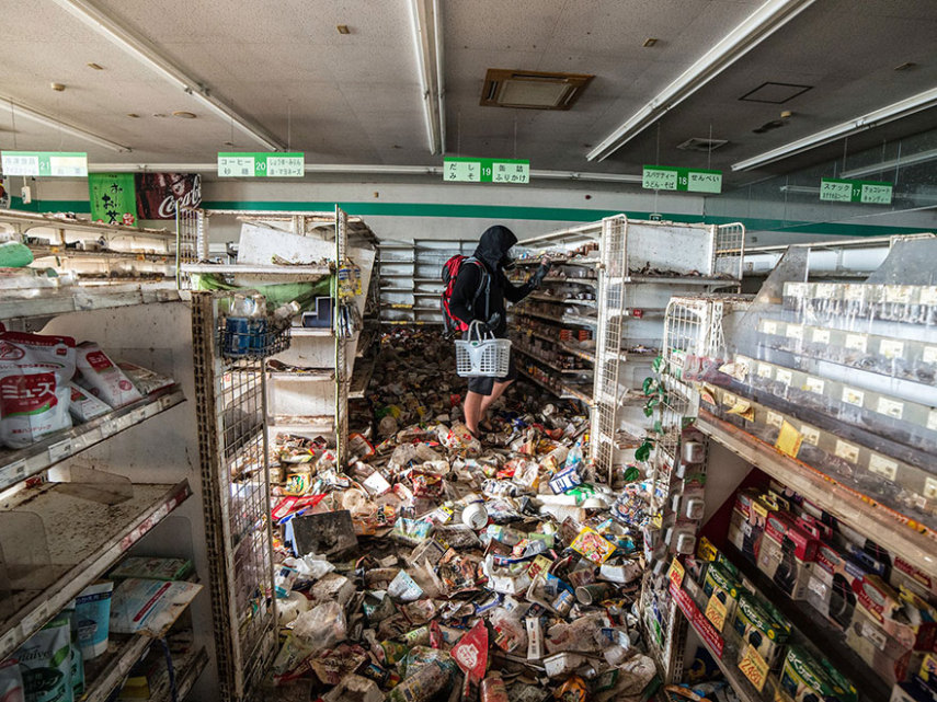 O fotógrafo malaio Keow Wee Loong, 27 anos, ignorou as regras do governo e ultrapassou as barricadas para fotografar como está Fukushima, após o desastre nuclear de 2011