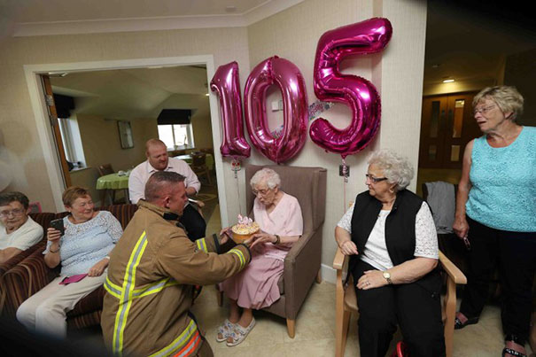 105-year-old-grandmother-birthday-wish-fireman-ivena-smailes-2