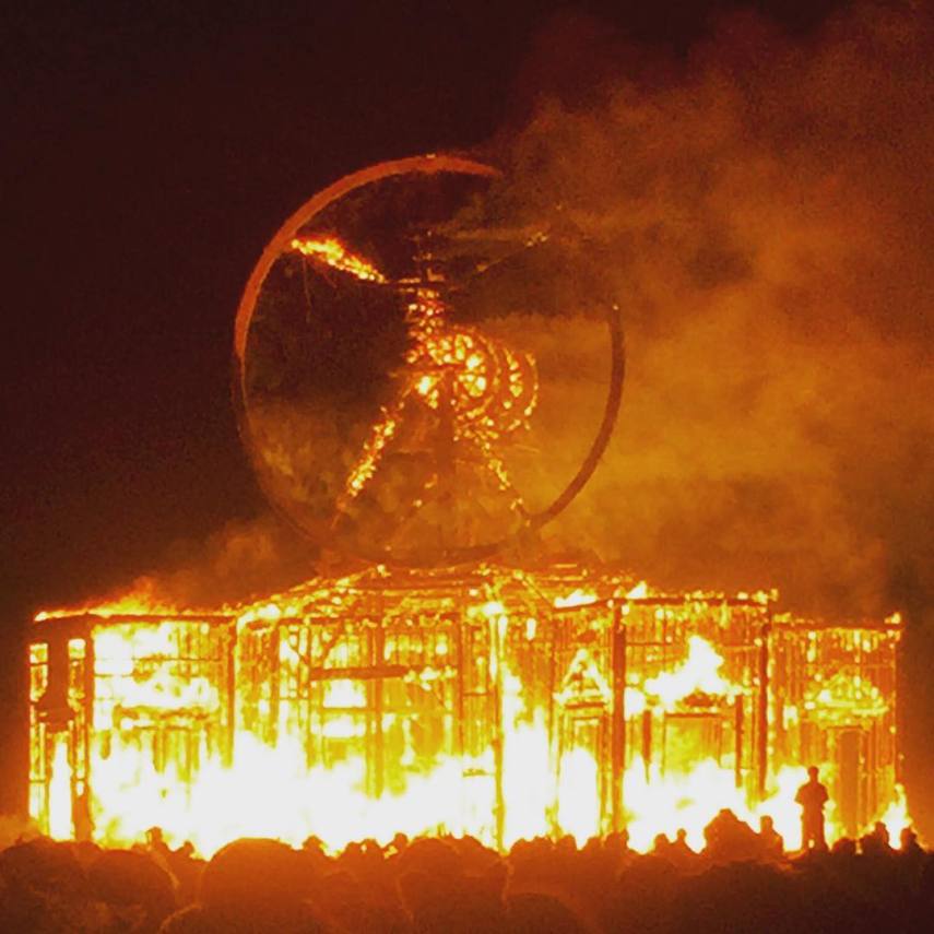 Ritual do templo incendiado