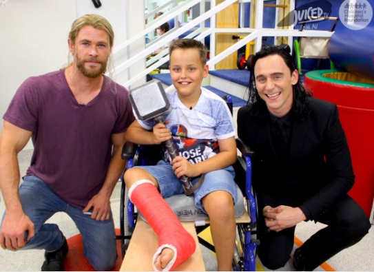 Tho e Loki visitam hospital 
