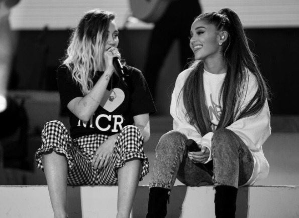 Miley Cyrus e Ariana Grande
