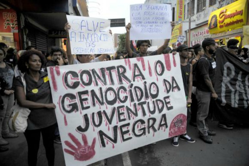 Brasil mata mais de 2 vezes mais negros que não negros