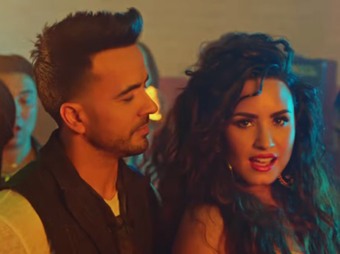 Luis Fonsi e Demi Lovato sensualizam no clipe de 'Échame La Culpa'