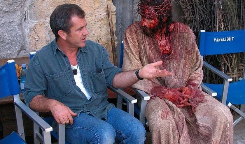 Mel Gibson e Jim Cavizel nos bastidores de 'A Paixão de Cristo'