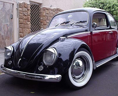 Em 1950, as primeiras unidades do Fusca chegaram ao Brasil. O carro era montado pela Brasmotor (do mesmo grupo da Brastemp) e a Volkswagen não tinha fábrica no país.
