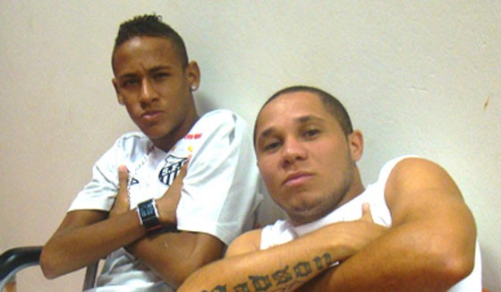 Ao subir para o profissional do Santos, Neymar resolveu adotar o moiicano