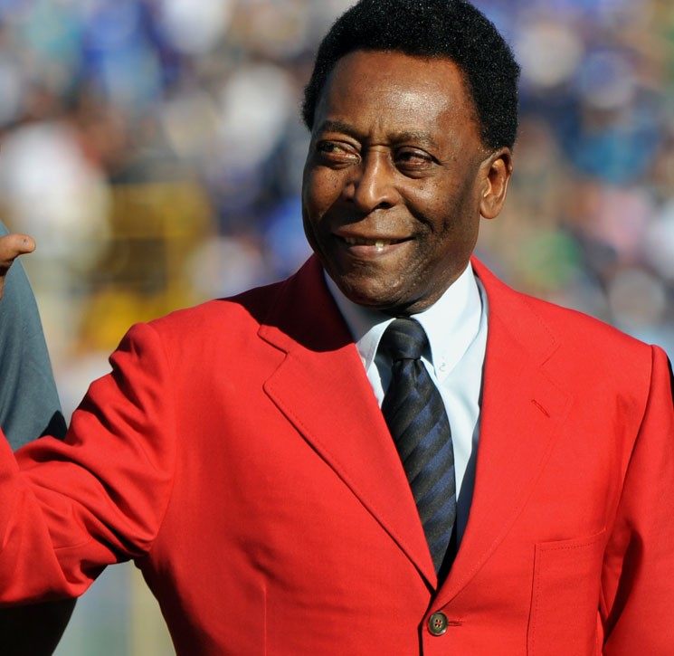 Pelé foi o maior jogador da história do futebol e brilhou ganhando três Copas do Mundo, na Suécia em 58, no Chile em 62 e no México em 70