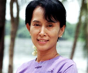 <b>Aung San Suu Kyi</b> é uma ativista birmanesca que lutou contra a repressão política da Birmânia, tornando-se líder do movimento contra o regime militar. Ela passou quase 15 anos em prisão domiciliar e em 2010, foi libertada. A música <i>Walk On</i> é uma homenagem à ativista.