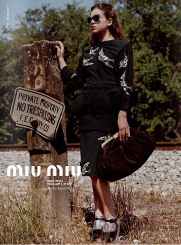 Hailee Steindfeld em campanha para Miu Miu