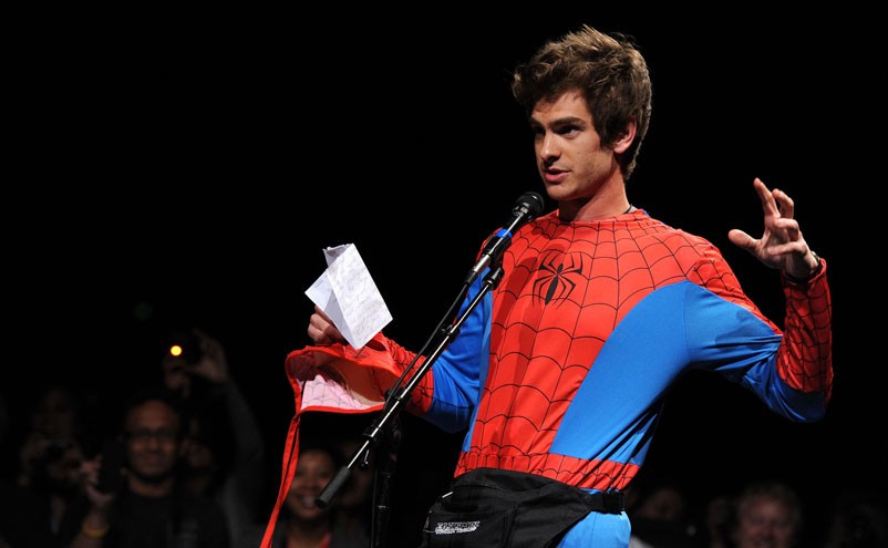 Andrew Garfield em sua chegada ao painel de O Espetacular Homem Aranha na Comic-Con 2011