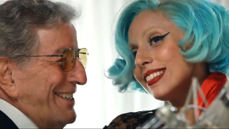 Cena do vídeo 'The Lady is a Tramp', com Tony Bennett e Lady Gaga