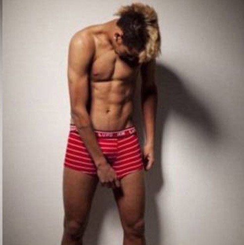 Neymar em novas fotos da campanha de uma marca de underwear