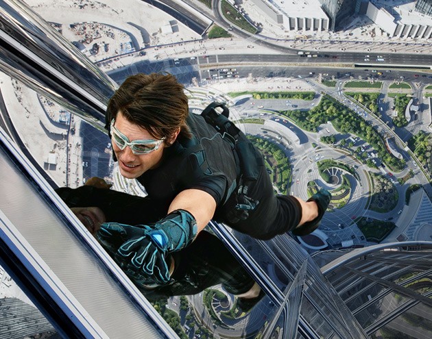 Tom Cruise escala o Burj Khalifa em cena de Missão: Impossível - Protocolo Fantasma
