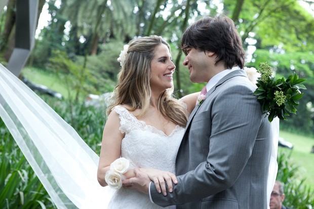 Paulo Ricardo e a mulher, Gabriela Verdeja, em seu casamento