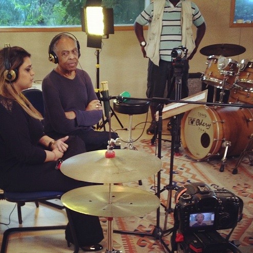 Preta Gil e Gilberto Gil gravam para a campanha Ser Diferente É Normal