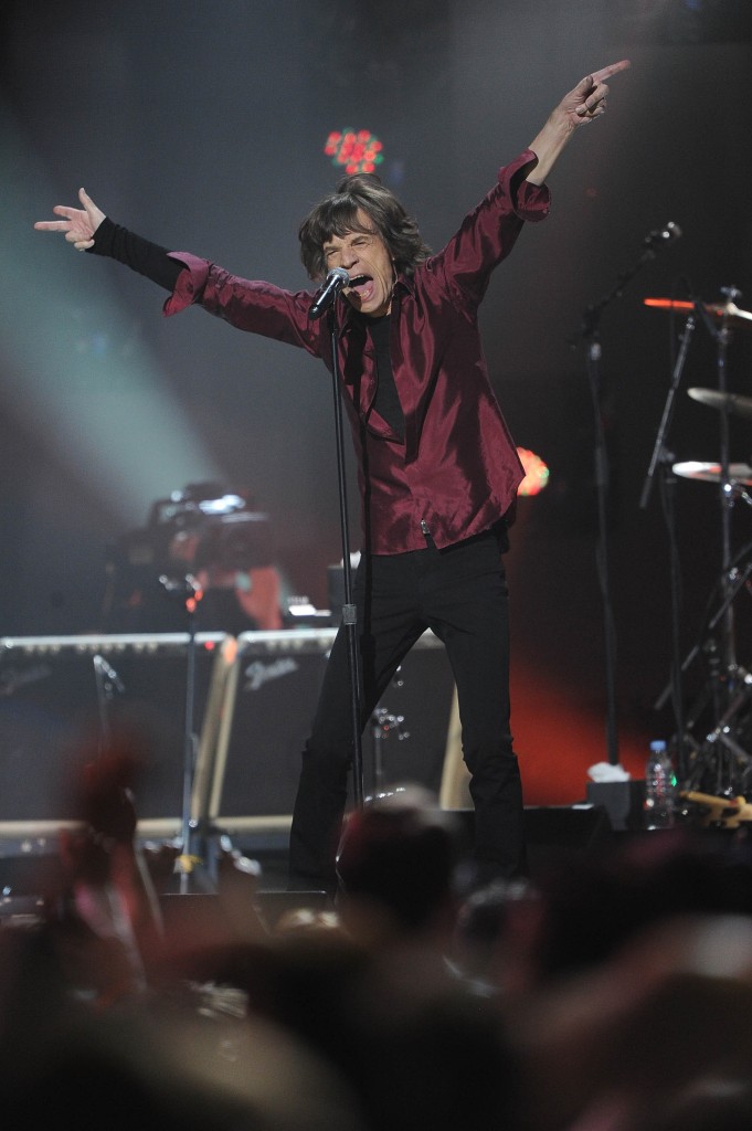 Dave Grohl faz participação especial em show do Rolling Stones