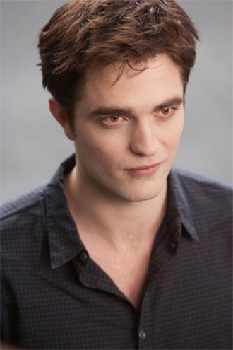 Edward (Robert Pattinson)