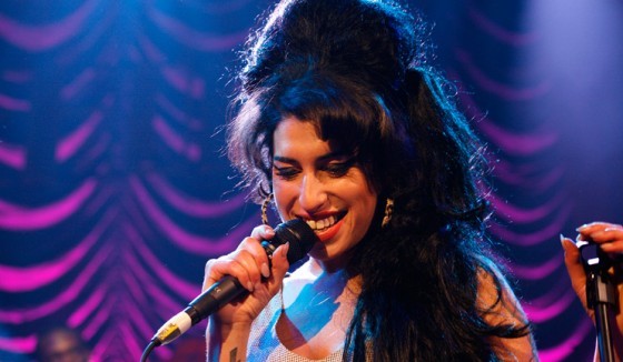 Mãe de Amy Winehouse não esperava que a filha chegasse aos 30 anos ...