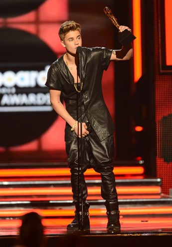 Justin Bieber é vaiado ao receber prêmio durante a cerimônia do Billboard Music Awards