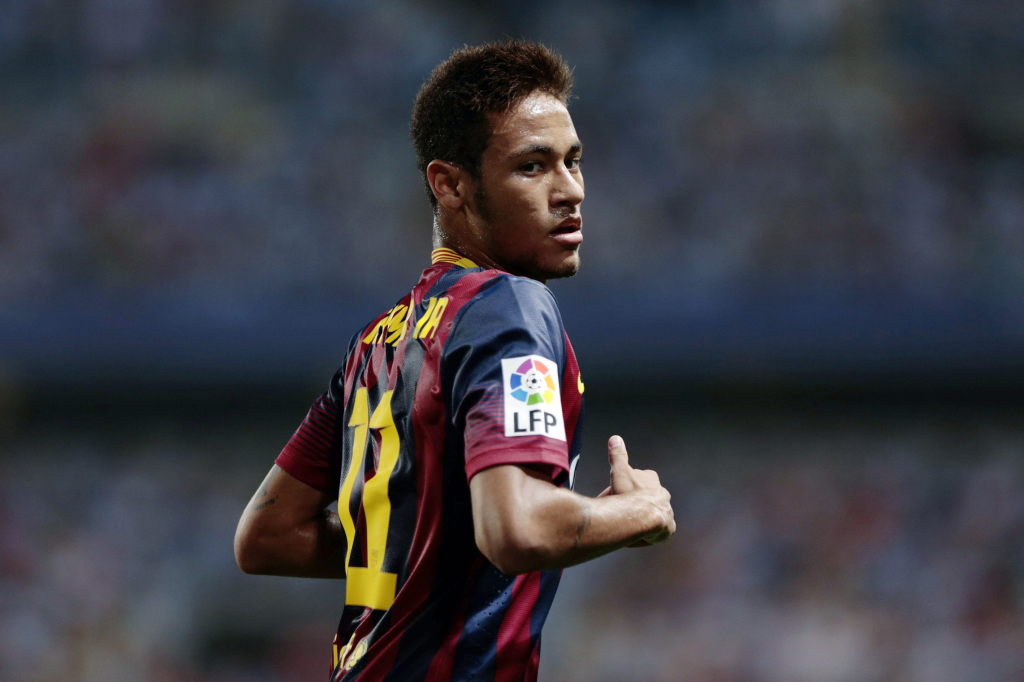 Já no Barcelona, Neymar aposta do corte tradicional, sem chamar muita atenção