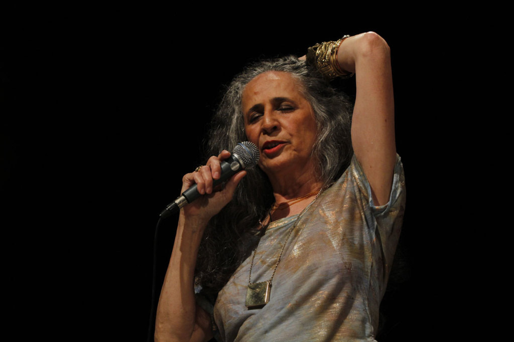 Maria Bethânia faz show da turnê 