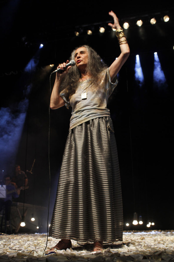 Maria Bethânia faz show da turnê 