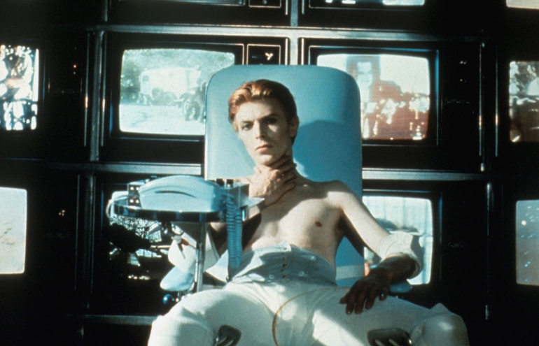 O primeiro papel de Bowie no cinema foi, logo de cara, um protagonista.