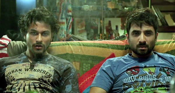 Até a Índia se rendeu. Go Goa Gone (2013) tem como protagonistas uma   dupla de maconheiros que se envolve em muitas confusões. Parece chamada   da Sessão da Tarde da TV Globo, mas não é