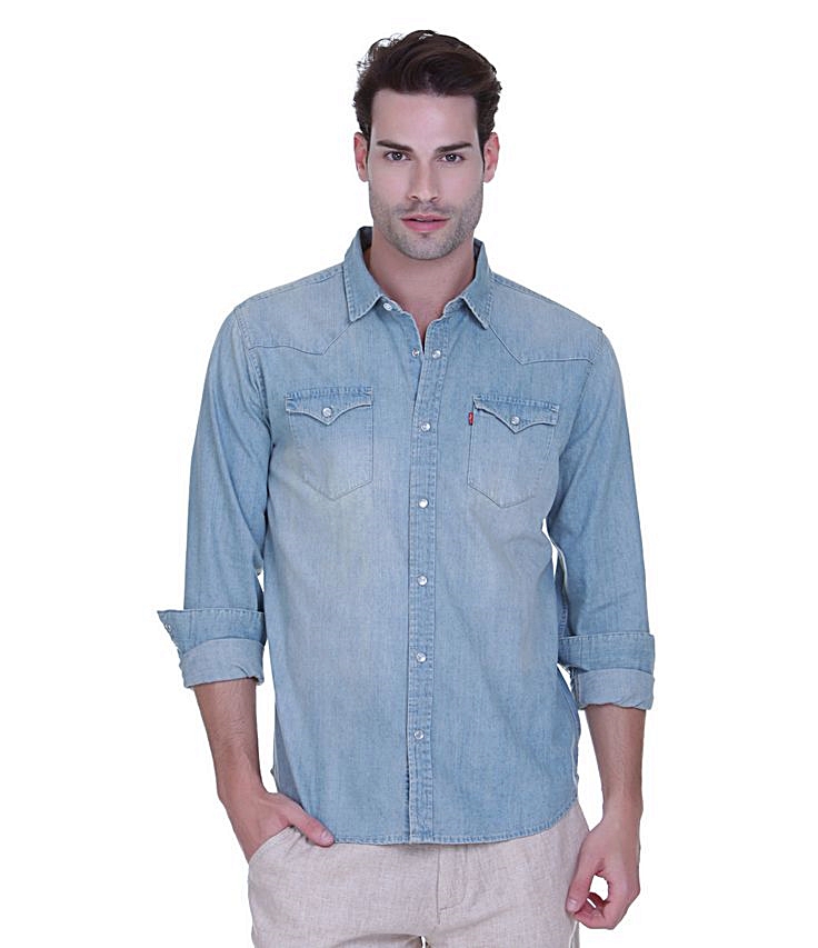 Camisa Jeans Levi’s; R$ 199,90, na Renner (http://www.lojasrenner.com.br/). Preço pesquisado em dezembro de 2014, sujeito a alteração