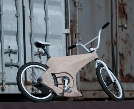 <strong>Bicicleta de madeira - </strong>Se os hobbits de O Senhor dos Anéis tivessem bicicletas, elas provavelmente seriam parecidas com a OKES. A bicicleta é feita com madeira de carvalho maciço francês e, de acordo com o estúdio que a inventou, o Reinier Korstanje Design, é uma 