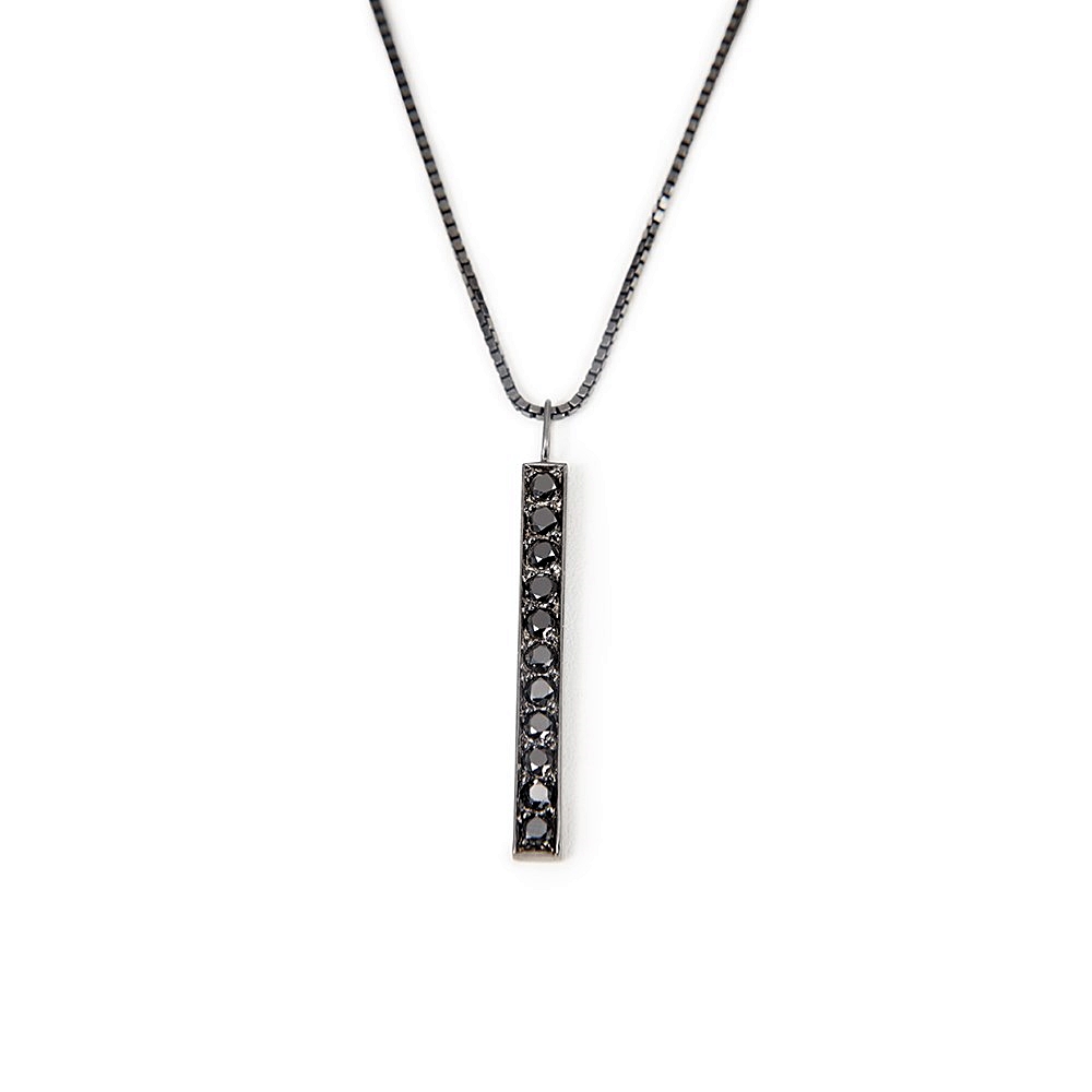 Colar de prata com ródio negro e diamantes negros; R$ 2900, no Jack Vartanian (www.jackvartanian.com). Preço pesquisado em janeiro de 2015, sujeito a modificações