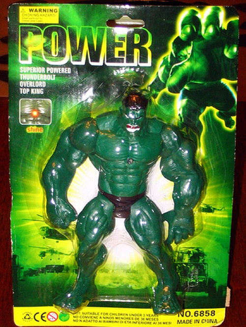 O Incrível Hulk foi rebatizado de Power e ganhou uma luz tipo Homem de Ferro no peito. Melhor que o original.