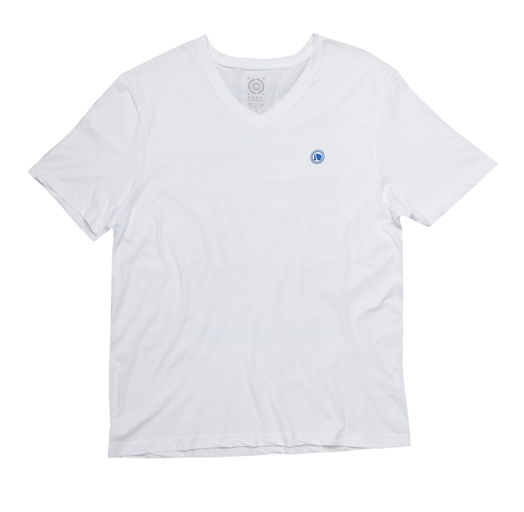 Camiseta branca; R$ 69, na Mandi (www.mandi.net). Preço pesquisado em dezembro de 2014, sujeito a modificações
