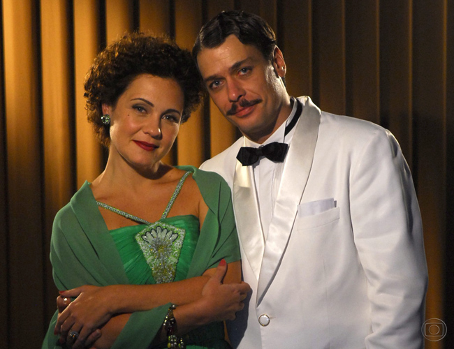 Adriana Esteves e Fábio Assunção como Dalva de Oliveira e Herivelto Martins na série de 2010