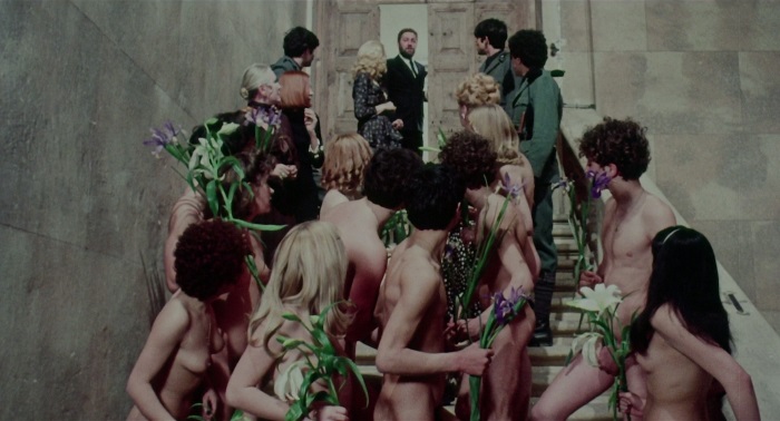 Porém vai ser difícil alguém superar Pier Paolo Pasolini com seu Saló - 120 Dias de Sodoma (1976), filme derradeiro do diretor italiano, assassinado logo depois