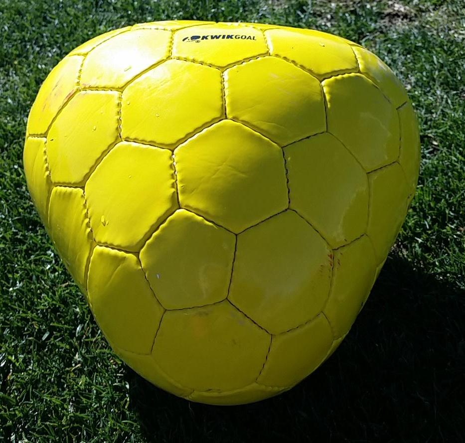 Bola utilizada pelo Sporting Kansas City para treinar goleiros