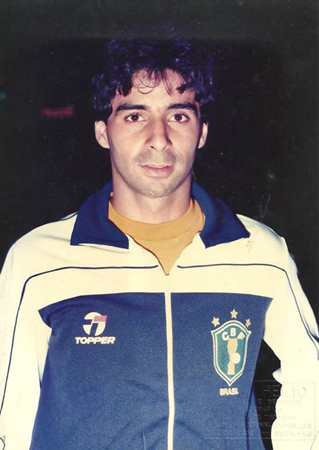 Com 23 anos de puro futebol, Mauro Silva foi um dos mais importantes zagueiros do futebol brasileiro.Exemplo de longevidade no futebol, conquistou nada menos que 26 títulos em sua carreira.