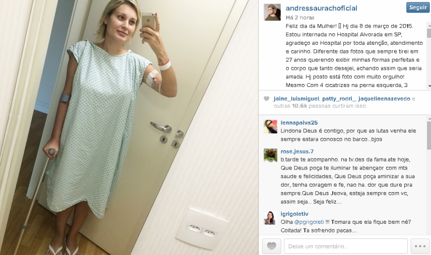 Andressa Urach choca ao postar selfie de corpo inteiro de dentro do quarto do hospital e decretar morte de Andressa Fútil.