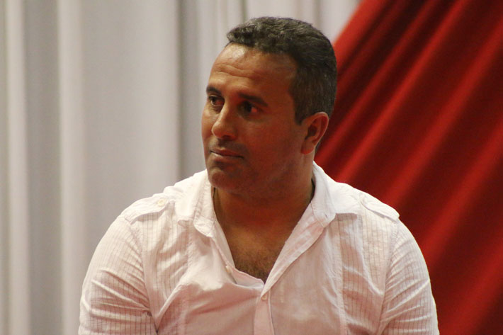 Rogério, ex-lateral de Corinthians e Palmeiras, é o técnico do Taboão e indicou Viola